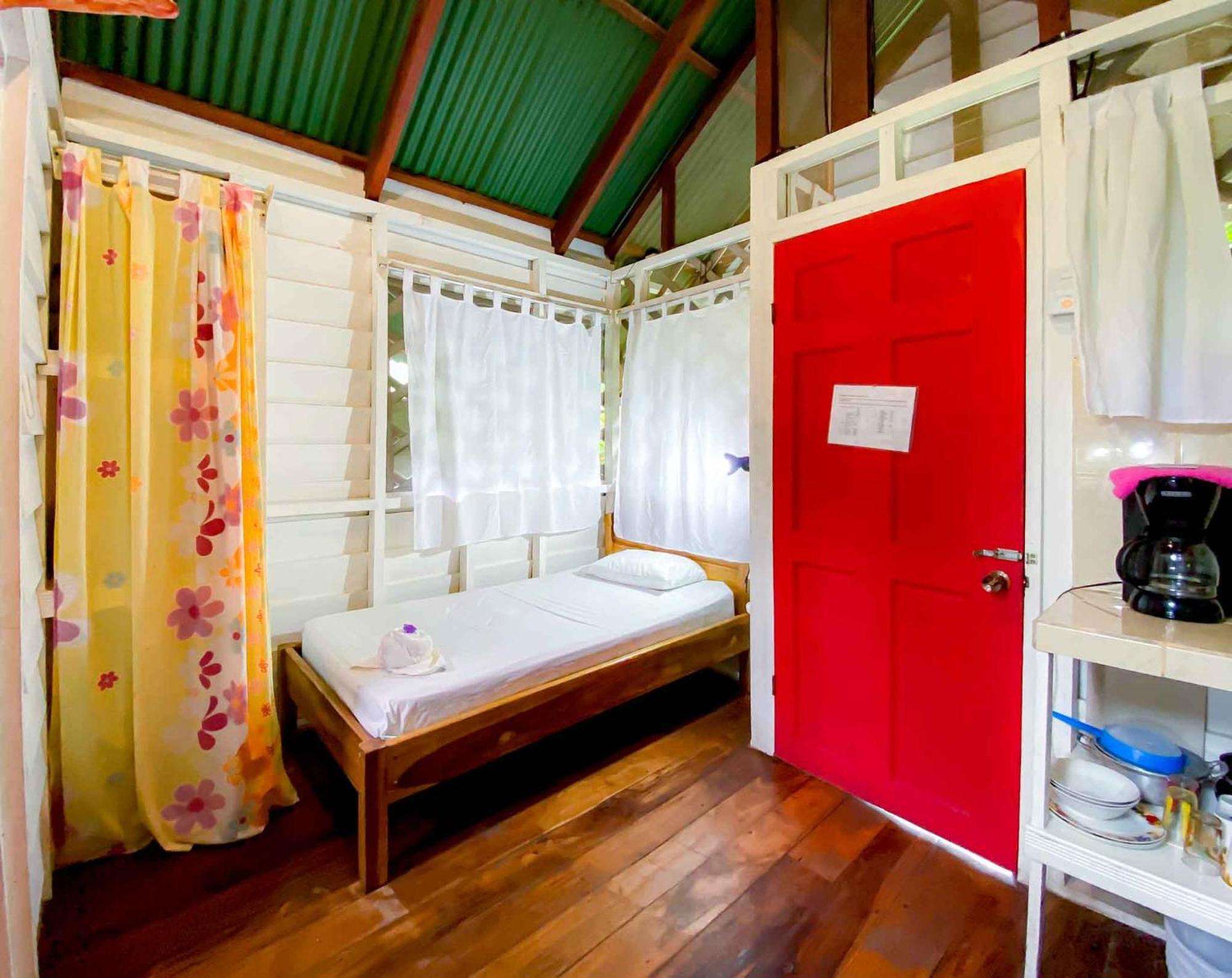 Hotel Casitas Mar Y Luz Puerto Viejo de Talamanca ภายนอก รูปภาพ