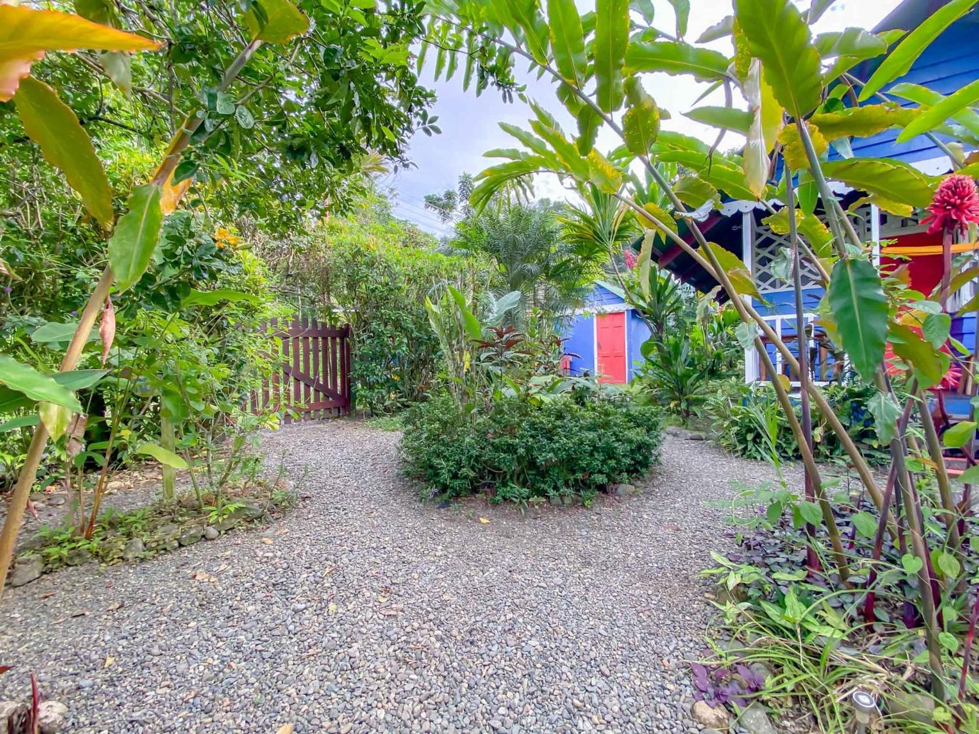 Hotel Casitas Mar Y Luz Puerto Viejo de Talamanca ภายนอก รูปภาพ