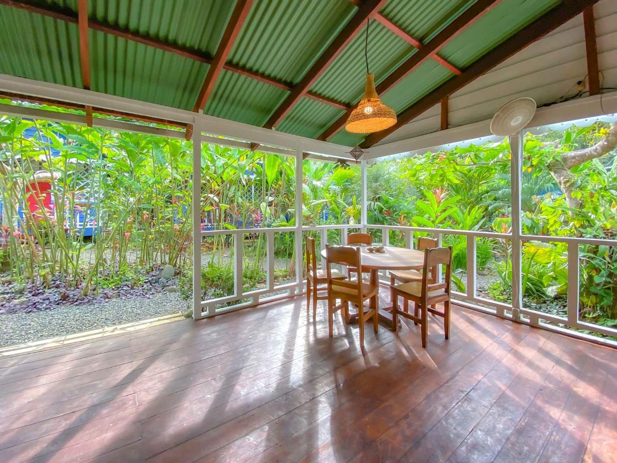 Hotel Casitas Mar Y Luz Puerto Viejo de Talamanca ภายนอก รูปภาพ