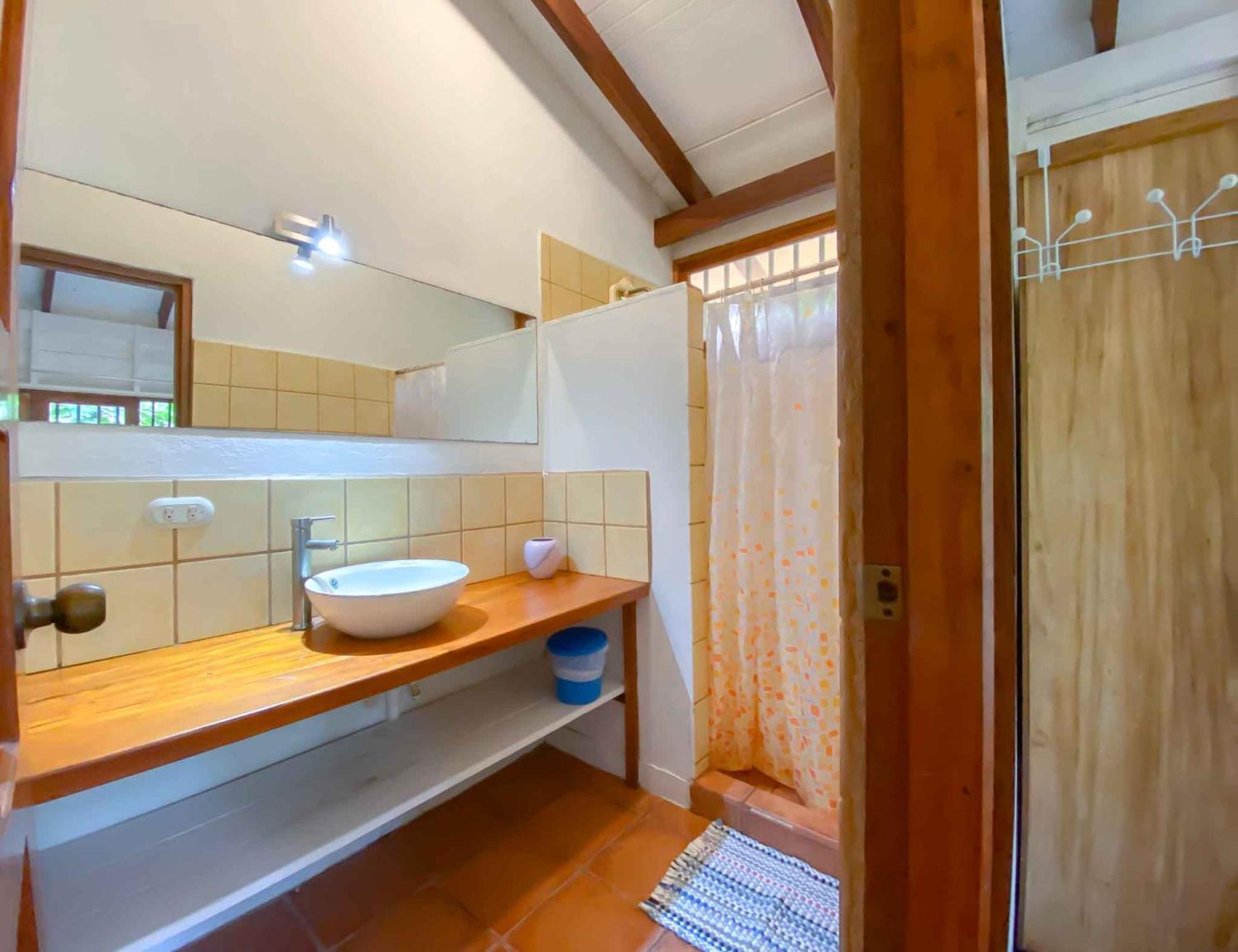 Hotel Casitas Mar Y Luz Puerto Viejo de Talamanca ภายนอก รูปภาพ